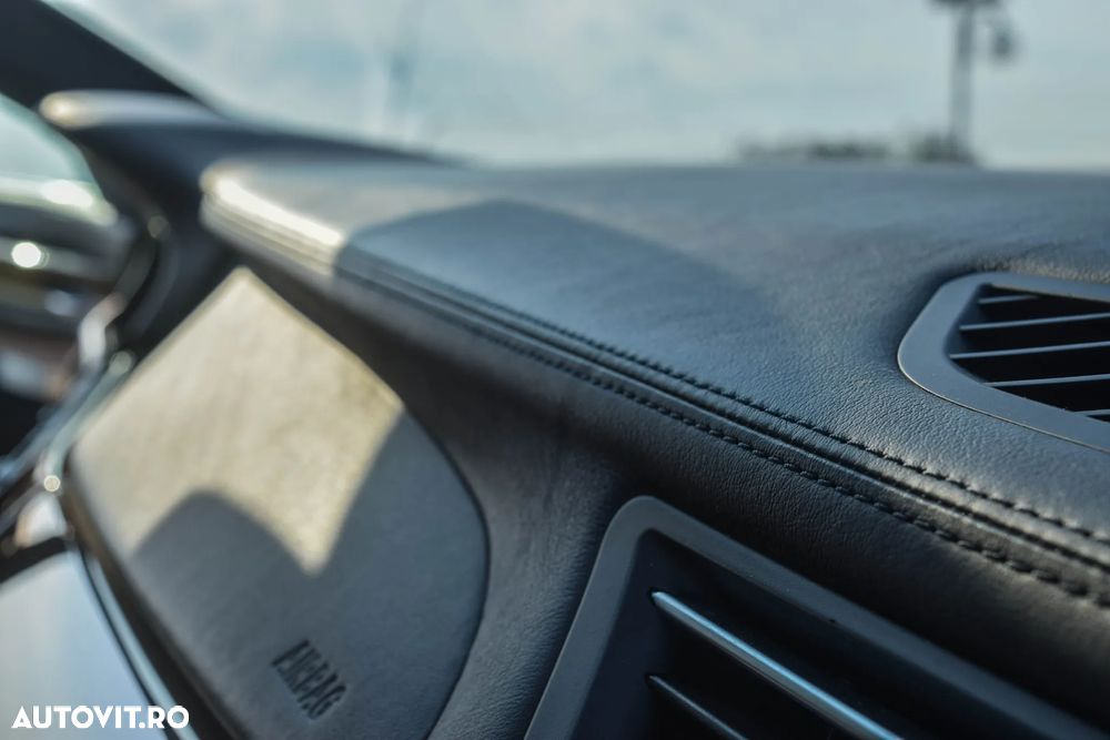 BMW Seria 7 750i Aut. - 31