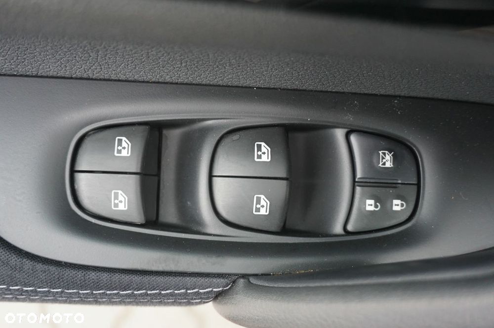 Nissan Qashqai 1.3 DIG-T DCT N-CONNECTA - 12