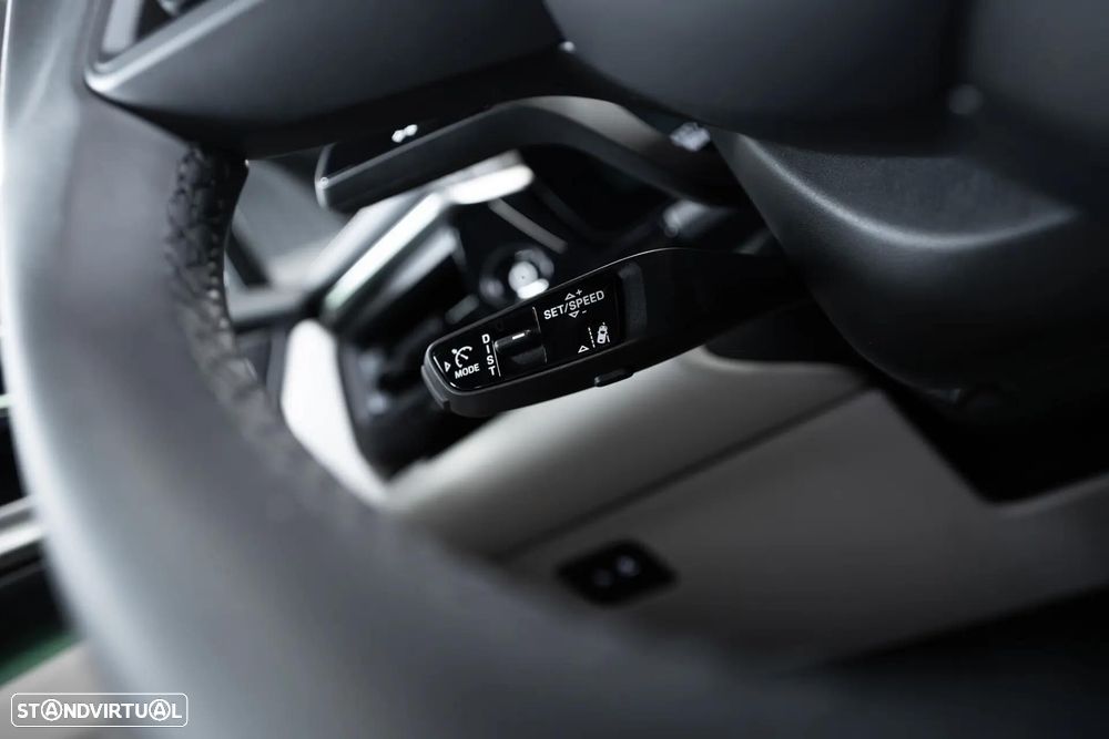 Porsche Macan Electric - 24
