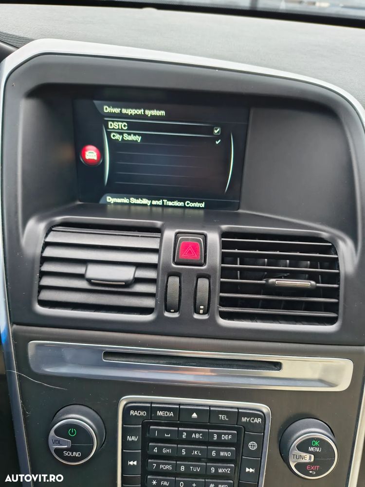 Volvo XC 60 D4 AWD Geartronic Momentum - 23