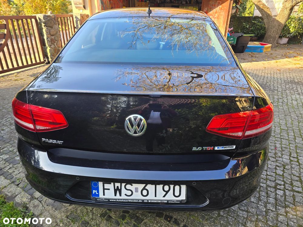 Volkswagen Passat - 4