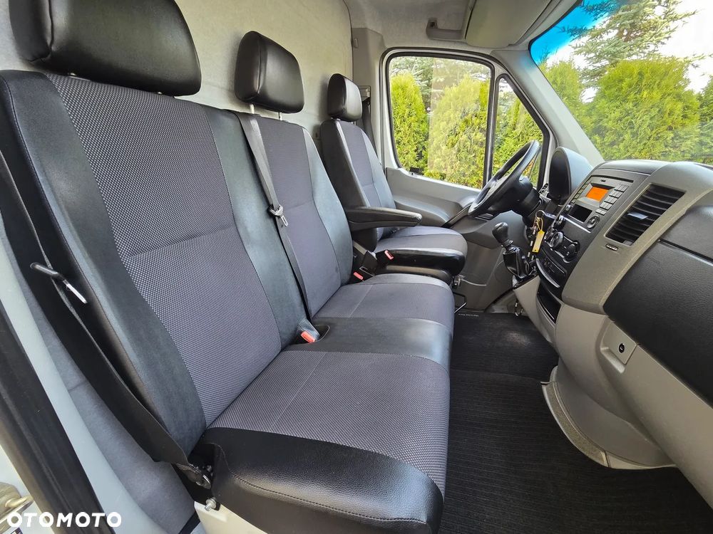 Mercedes-Benz Sprinter - 26