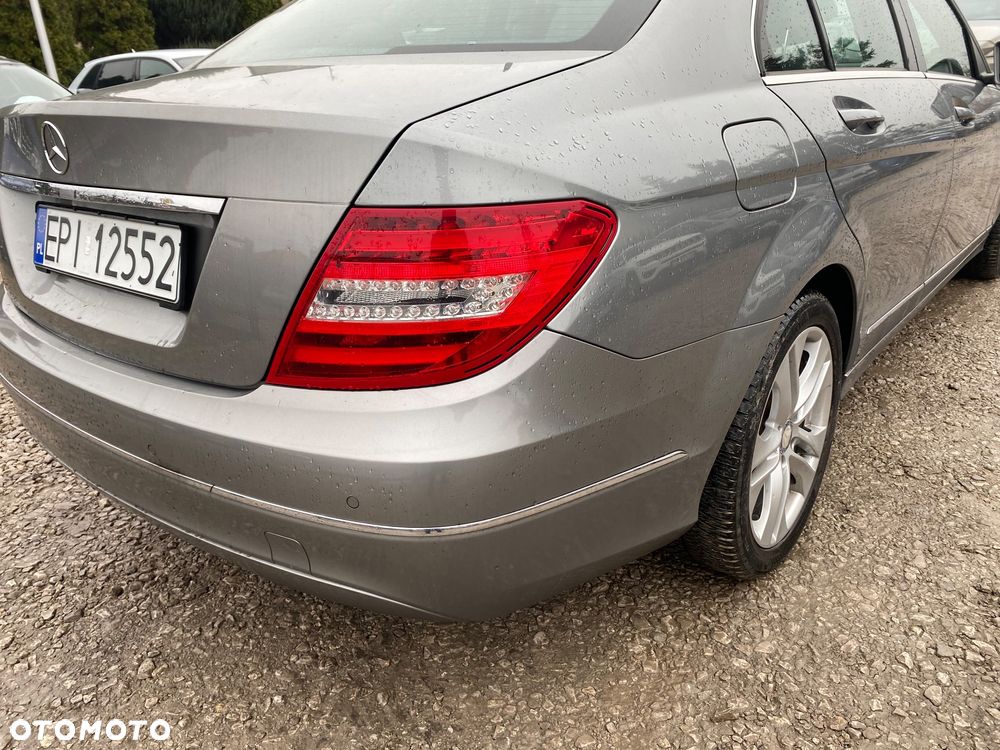 Mercedes-Benz Klasa C 180 (BlueEFFICIENCY) Avantgarde - 12