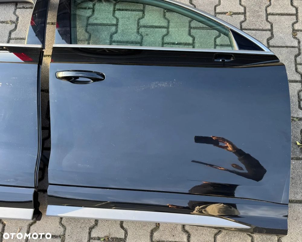 Audi Q3 83A drzwi przód tył prawe LY9T - 2