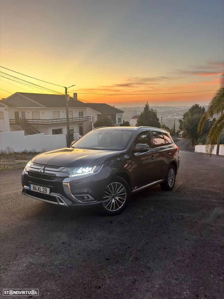 Mitsubishi Outlander 2.0 PHEV Intense Navi - 1