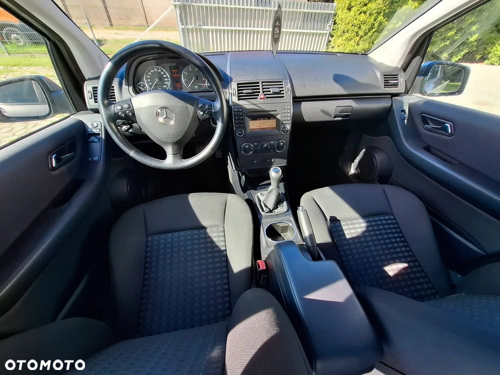 Mercedes-Benz Klasa A 180 BlueEfficiency - 11