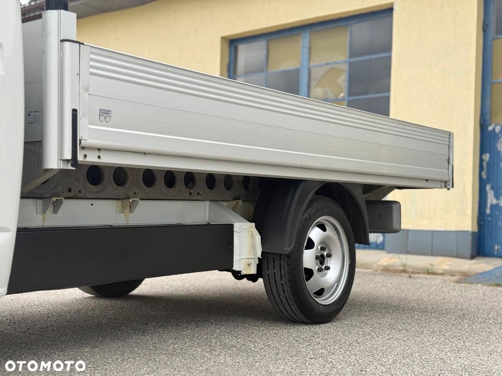 Volkswagen Transporter - 8