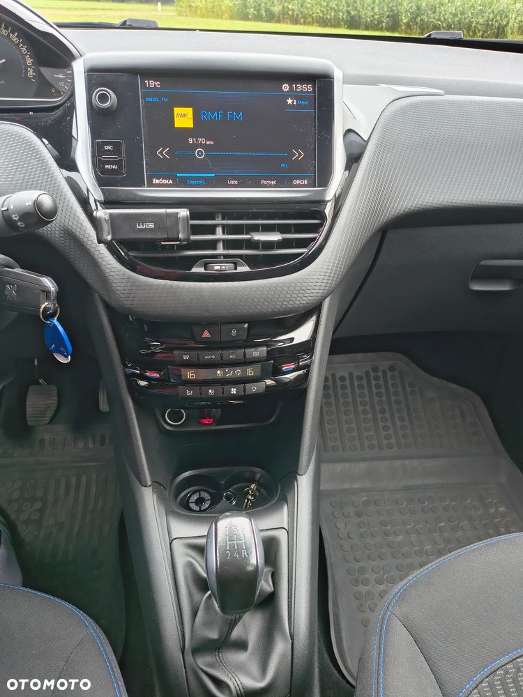 Peugeot 208 - 6