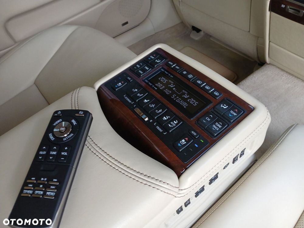 Lexus LS - 37