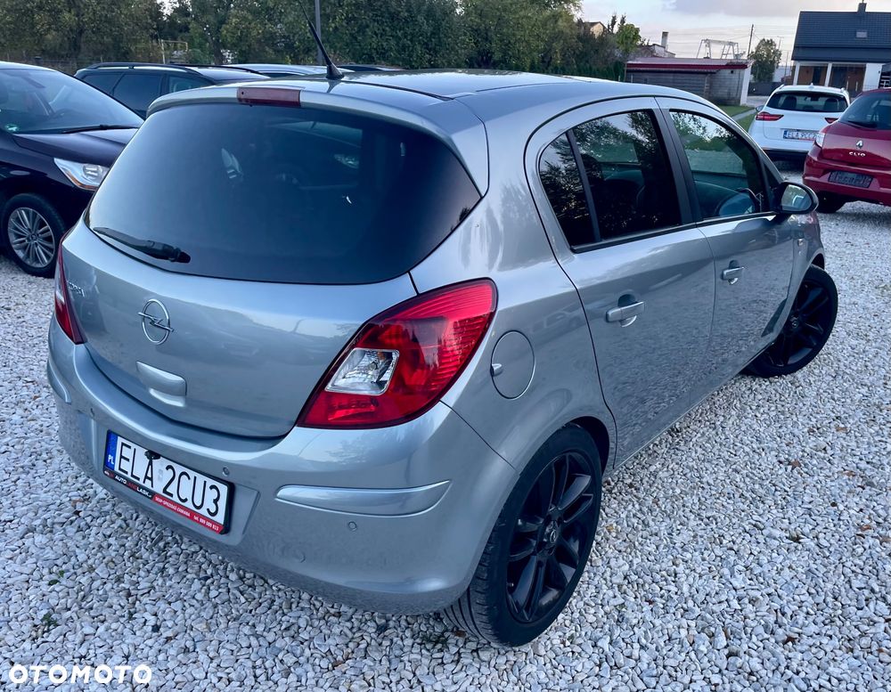 Opel Corsa 1.4 16V Cosmo - 18