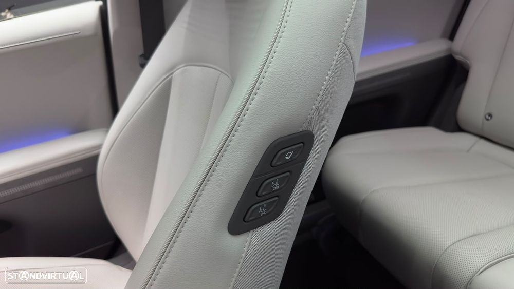 Hyundai Ioniq 5 77,4 kWh 4WD Uniq - 32