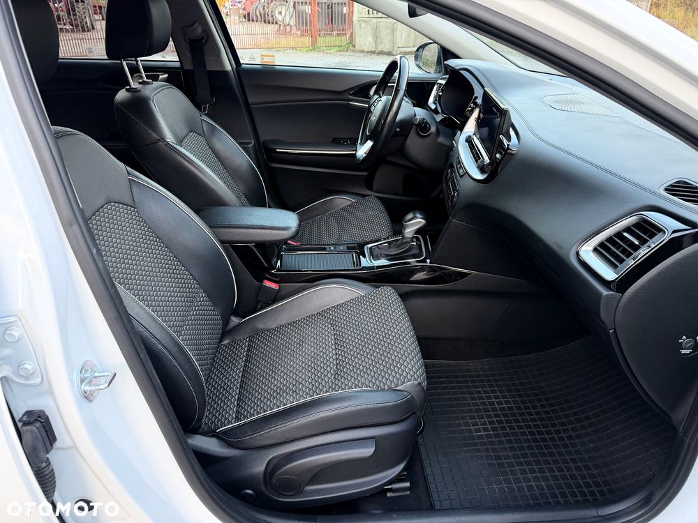 Kia Ceed 1.5 T-GDI Business Line DCT - 21