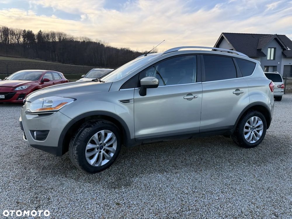 Ford Kuga 2.0 TDCi 2x4 Titanium - 10