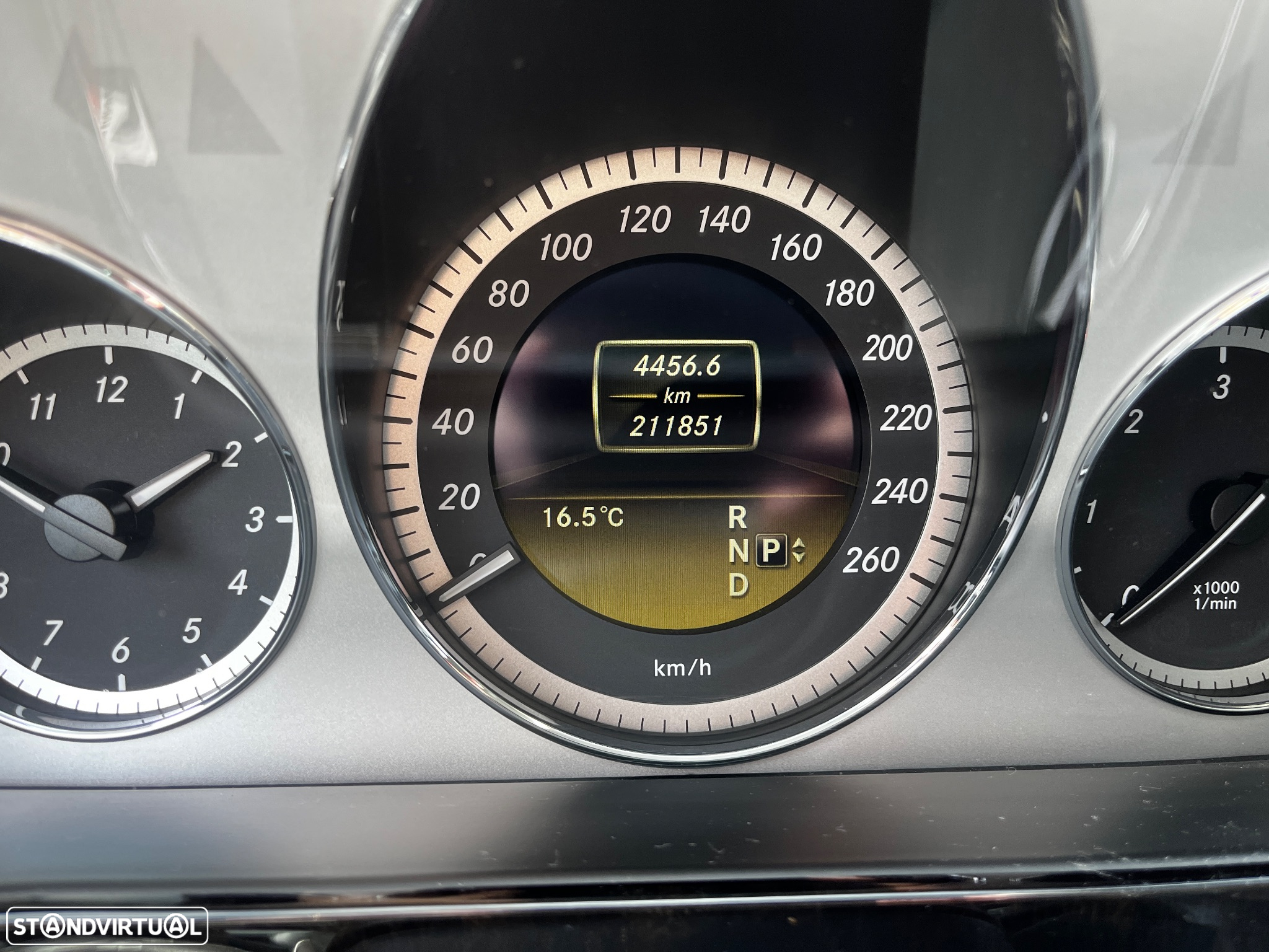 Mercedes-Benz E 250 CDi Avantgarde BlueEfficiency Auto. - 13