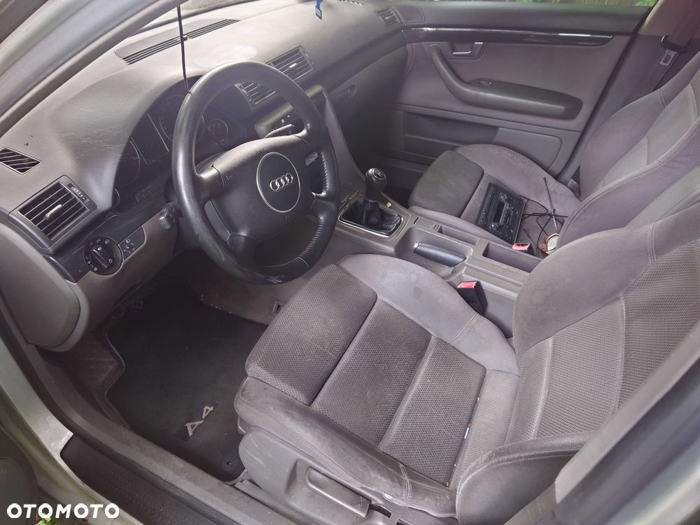 Audi A4 Limousine - 5