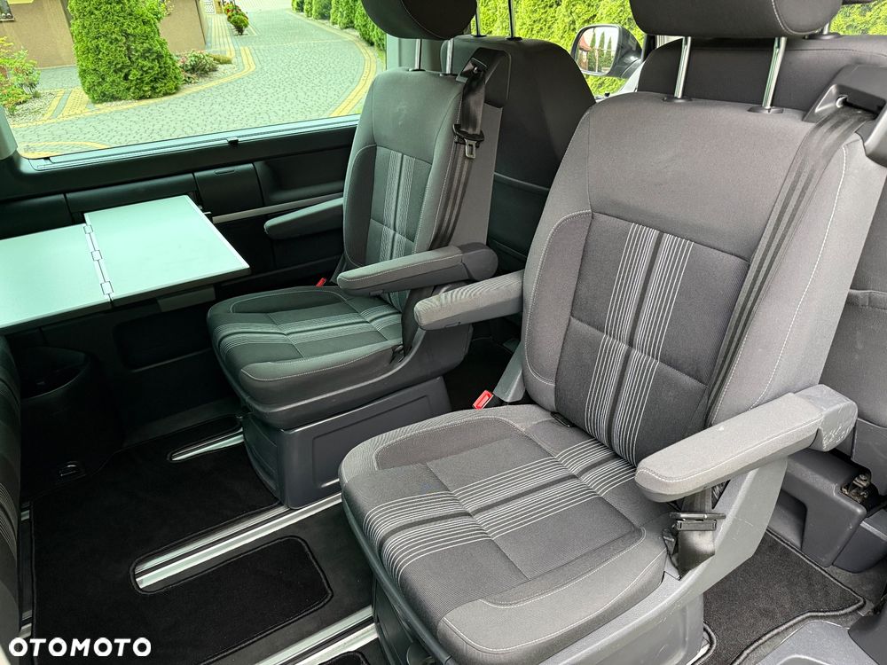 Volkswagen Multivan - 2