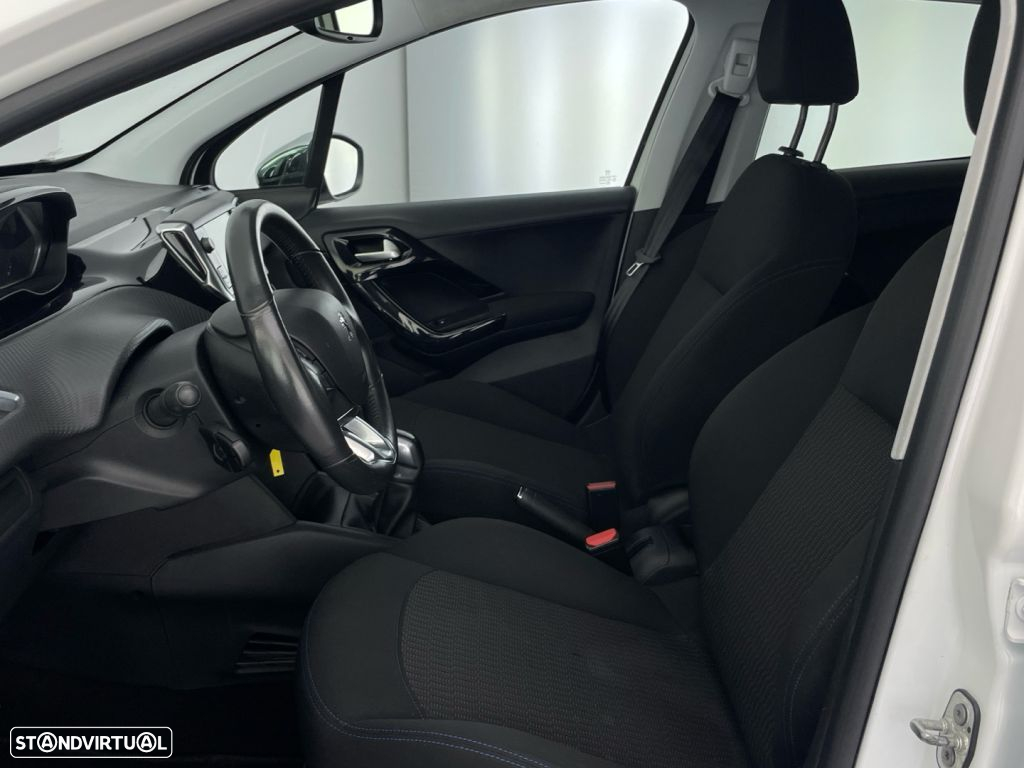 Peugeot 208 1.2 PureTech Style - 11