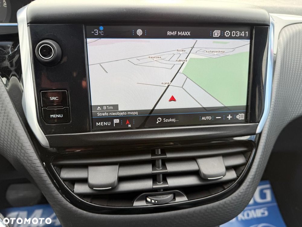 Peugeot 2008 1.2 Pure Tech GPF Style S&S EAT6 - 27