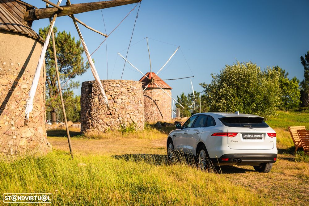 Jaguar F-Pace 2.0 i4D Pure - 42