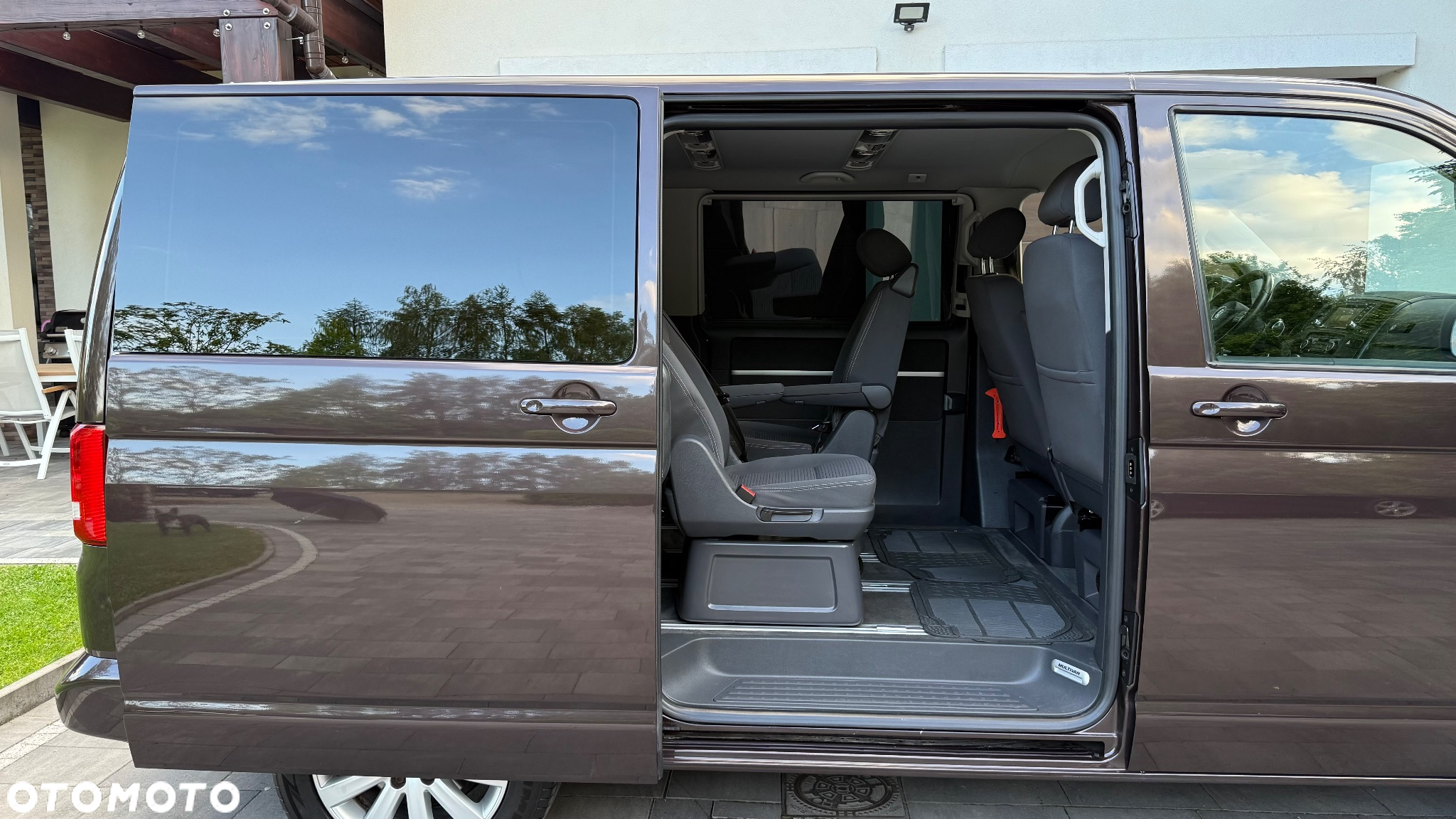 Volkswagen Multivan - 19