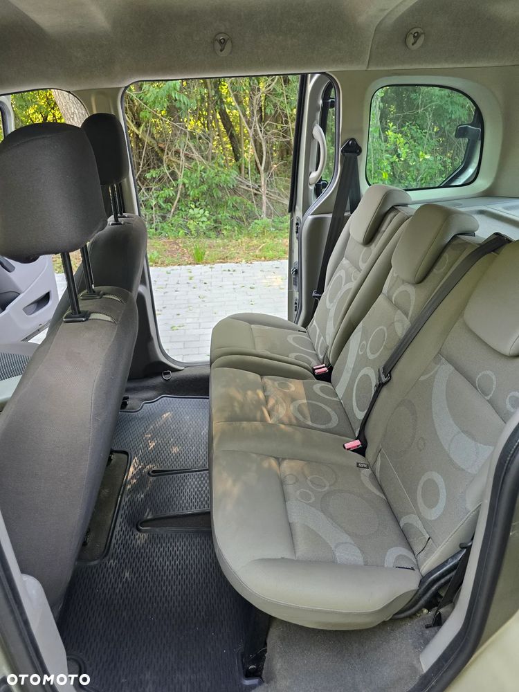 Renault Kangoo 1.5 dCi Helios - 24