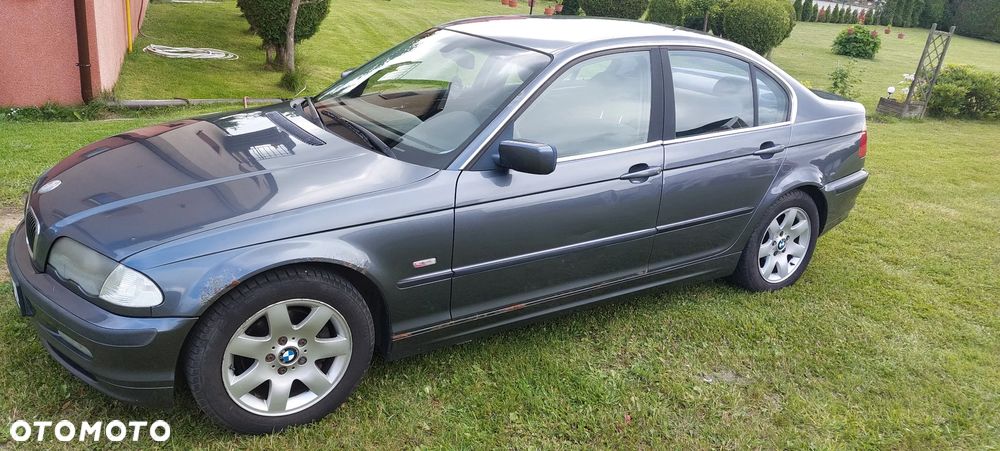 BMW Seria 3 323i - 4