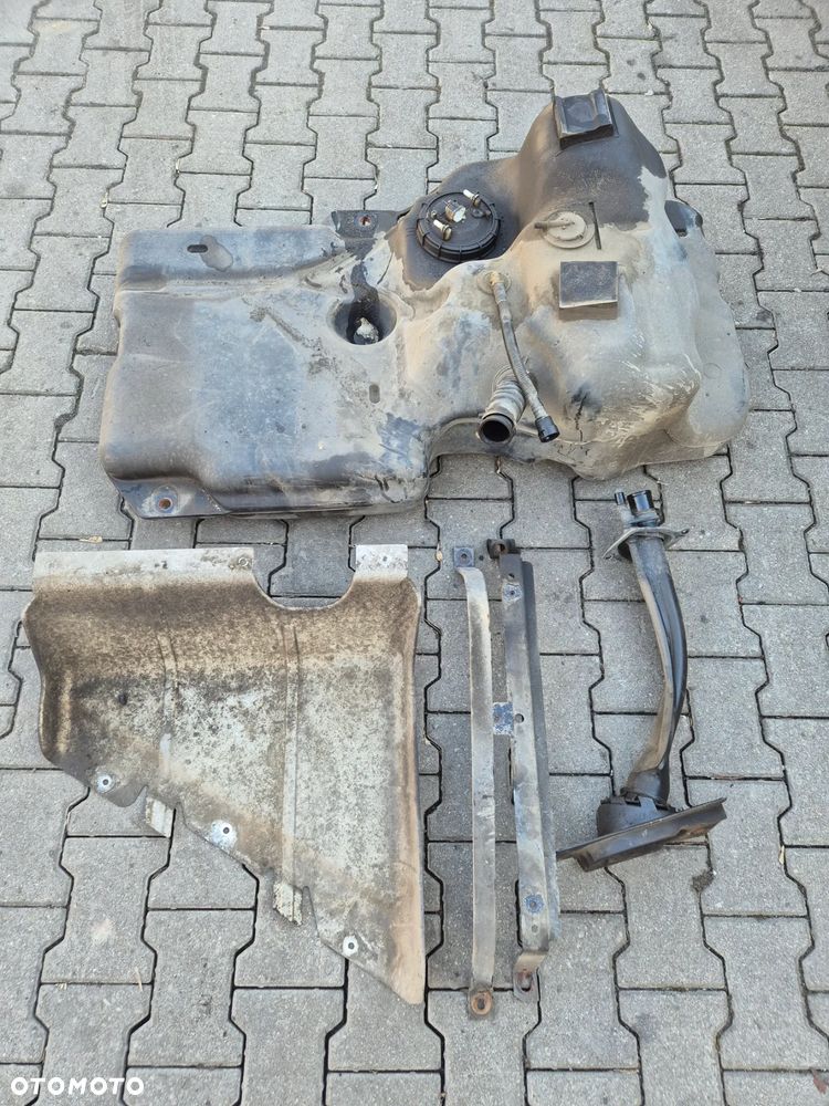 BAK ZBIORNIK 100L PŁYWAK PALIWOMIERZ MASTER MOVANO 04-10r.