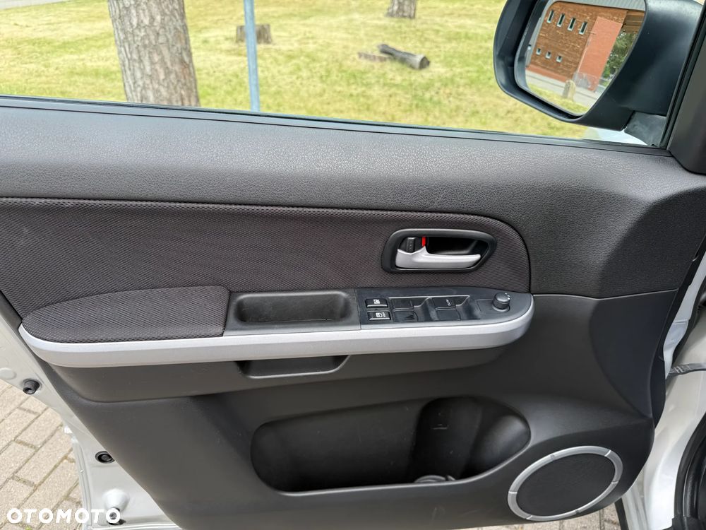 Suzuki Grand Vitara - 25