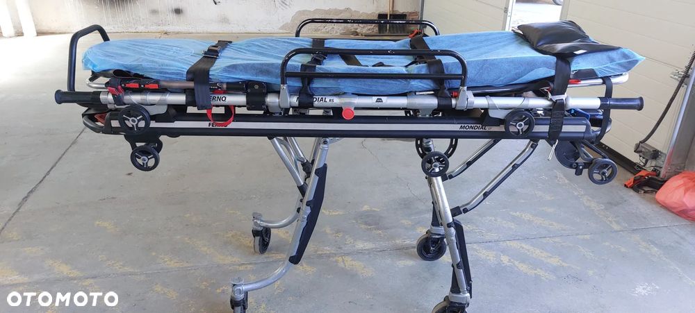 Renault Trafic ambulans - 12