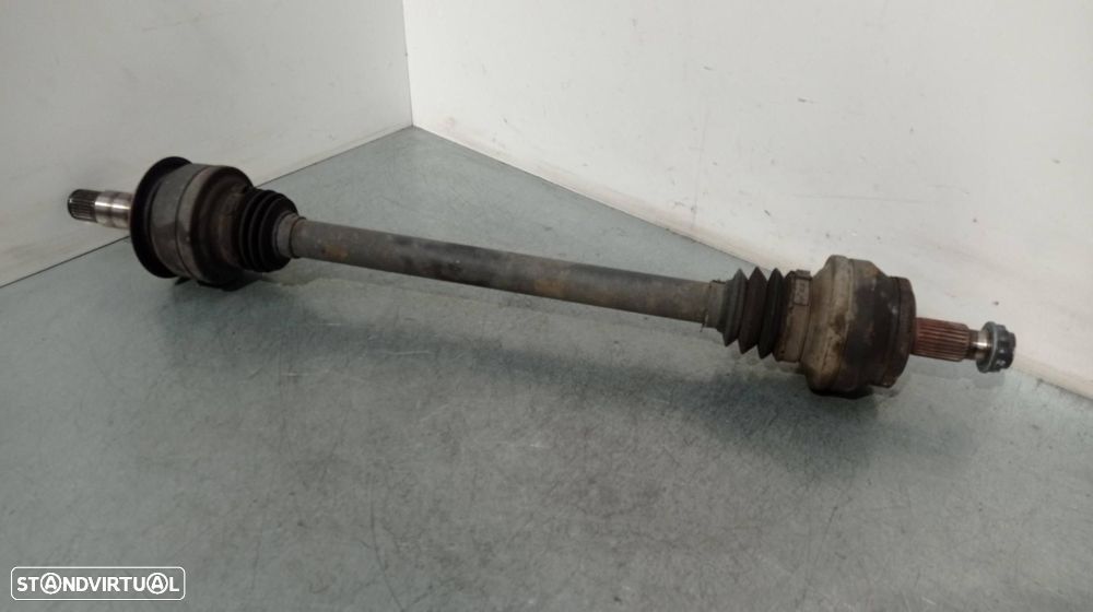 TRANSMISSÃO TRASEIRA DIREITA MERCEDES-BENZ CLASE - 1