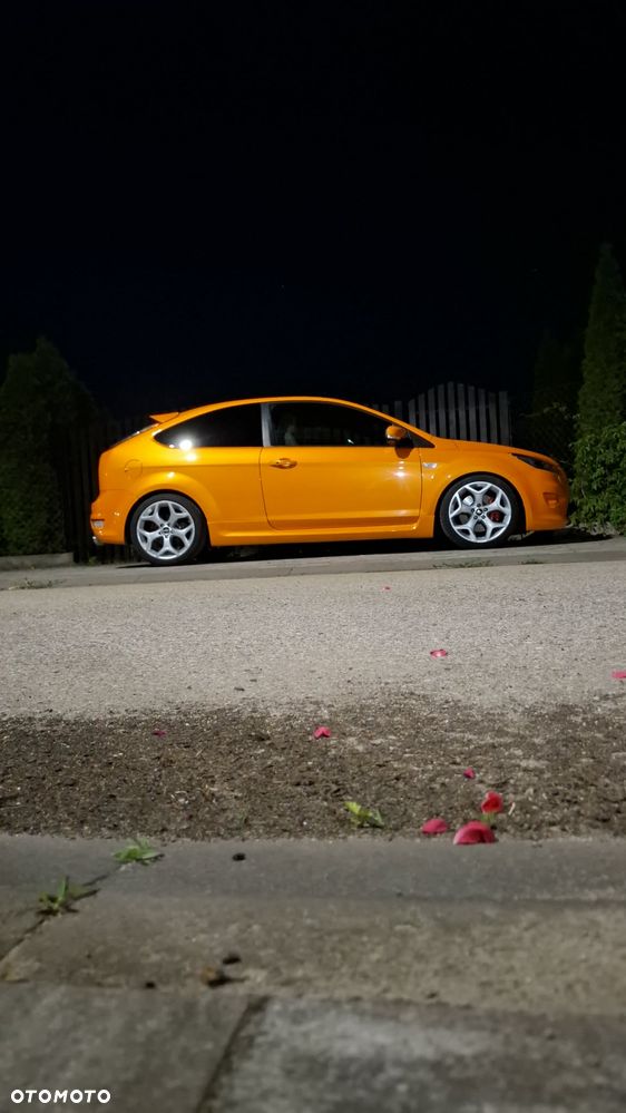 Ford Focus 2010 photo 2