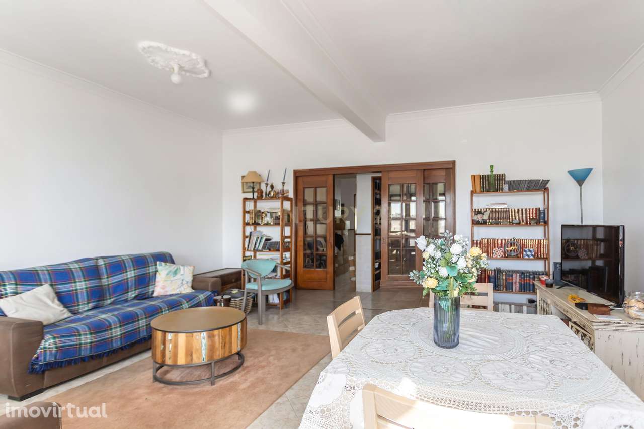 Apartamento T2 no centro da Costa de Caparica - Grande imagem: 3/26