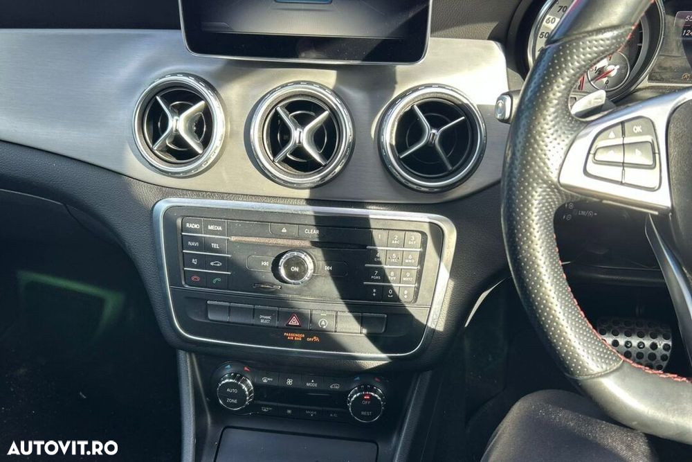 NAVIGATIE MERCEDES-BENZ GLA - AN 2016 - 1