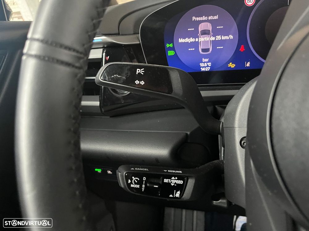 Porsche Macan Electric 4 - 27