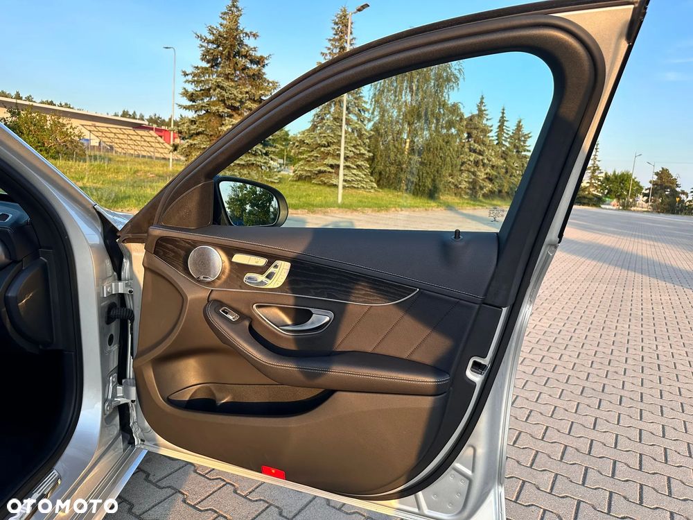 Mercedes-Benz Klasa C AMG 43 4Matic 9G-TRONIC - 28