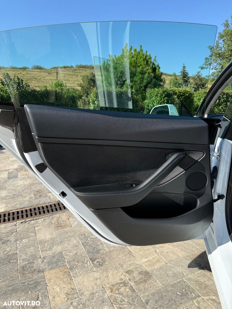 Tesla Model 3 - 20