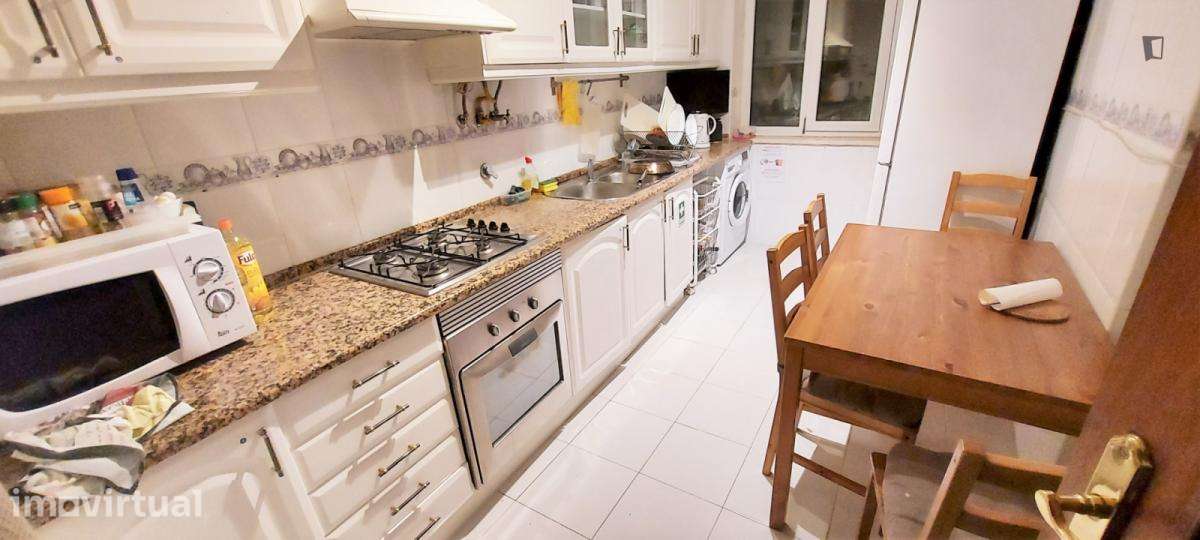 Quarto - localizado em Santos Lisbon - Grande imagem: 4/16