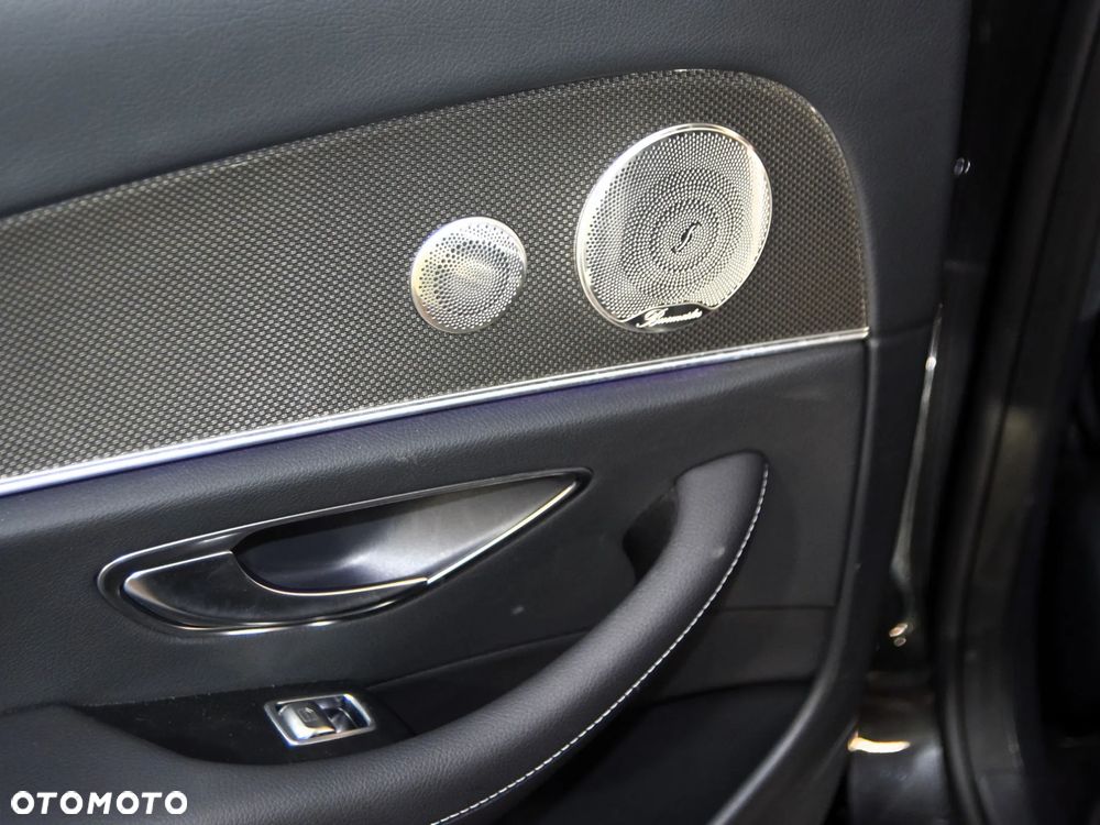 Mercedes-Benz Klasa E 300 de 4Matic 9G-TRONIC - 17