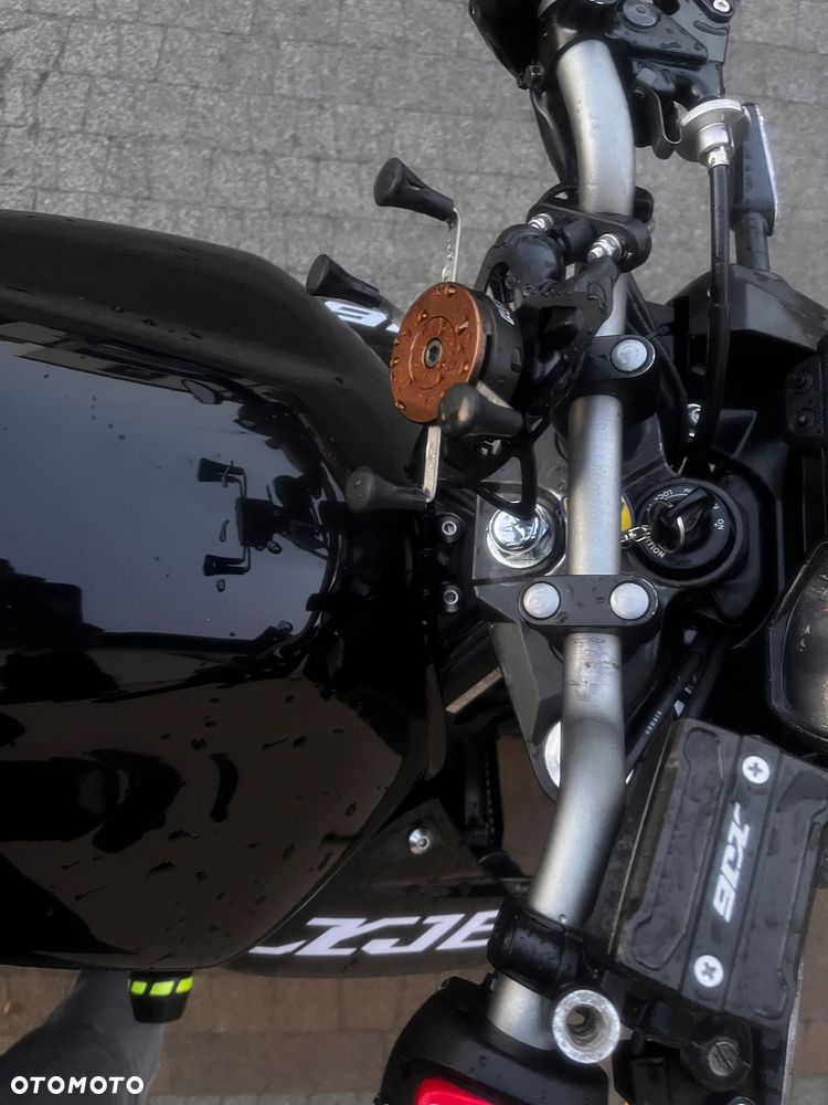 Yamaha XJ - 16