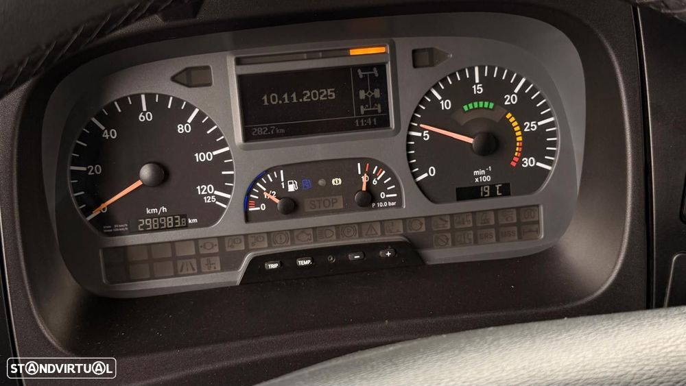 Mercedes Benz 280 ESTRADO DE 8700 mm - 19