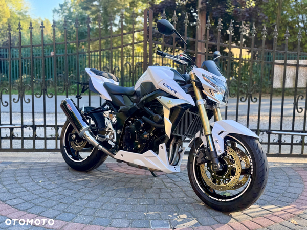Suzuki GSR