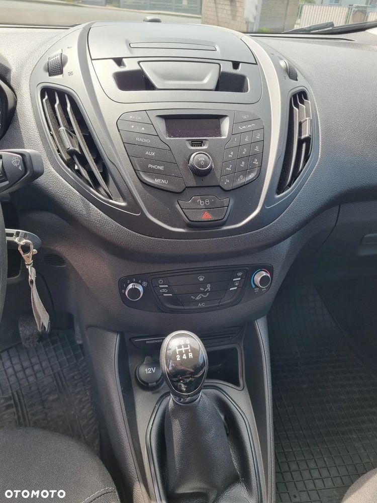 Ford Transit Courier - 11
