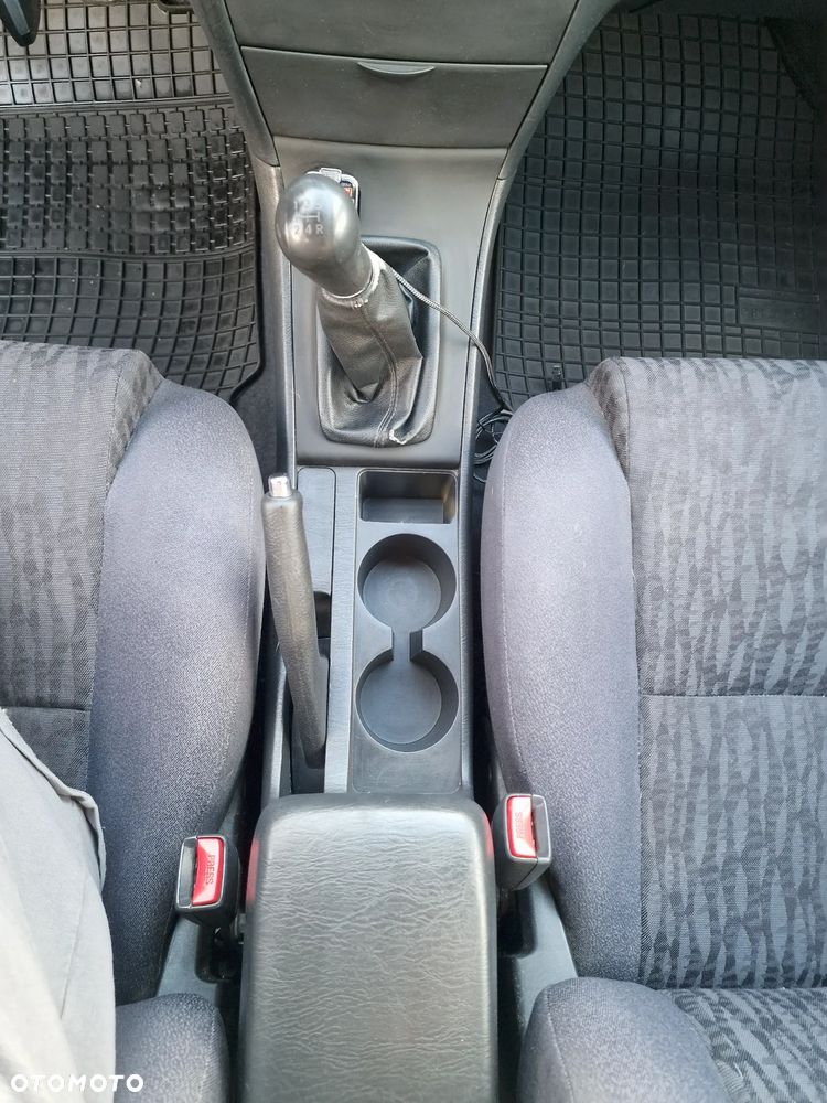 Toyota Corolla 1.4 VVT-i Terra - 18