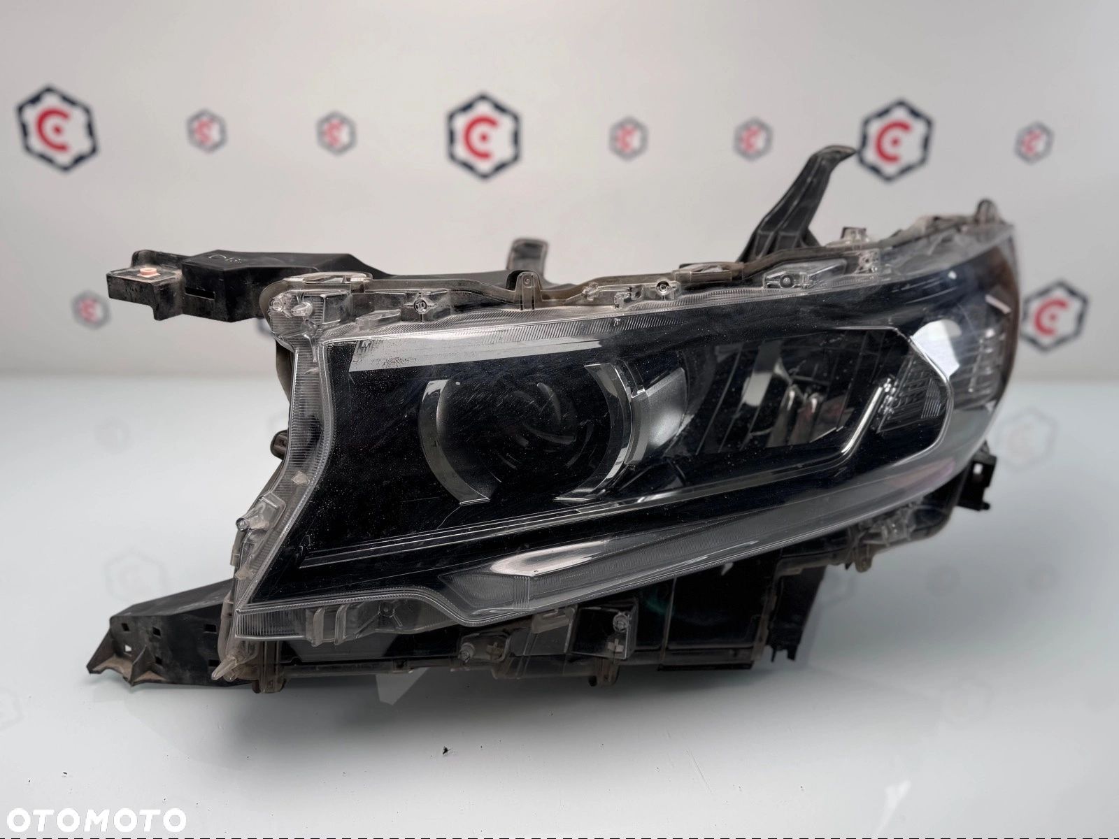 LAMPA LEWA PRZÓD TOYOTA LAND CRUISER 150 FULL LED - 1