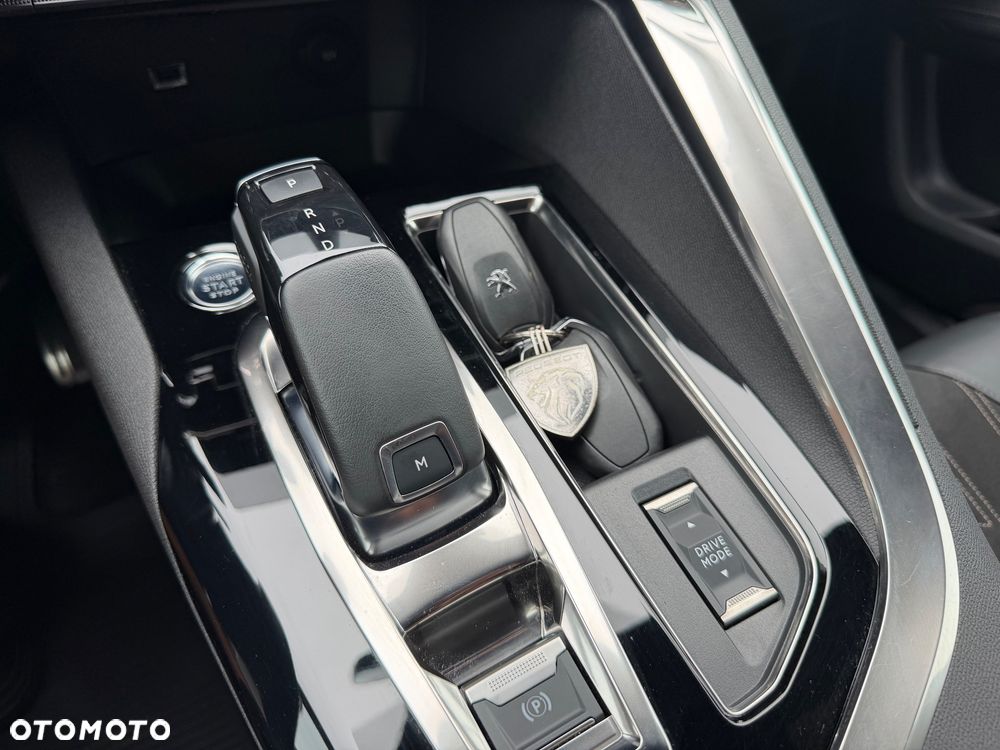 Peugeot 5008 1.6 PureTech GT S&S EAT8 - 24