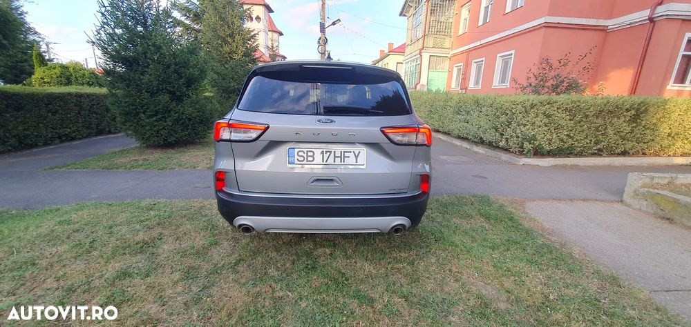 Ford Kuga 1.5 EcoBoost 2x4 Titanium - 4