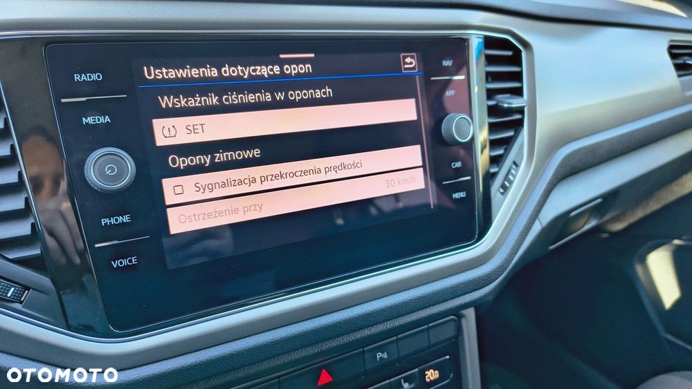 Volkswagen T-Roc - 23