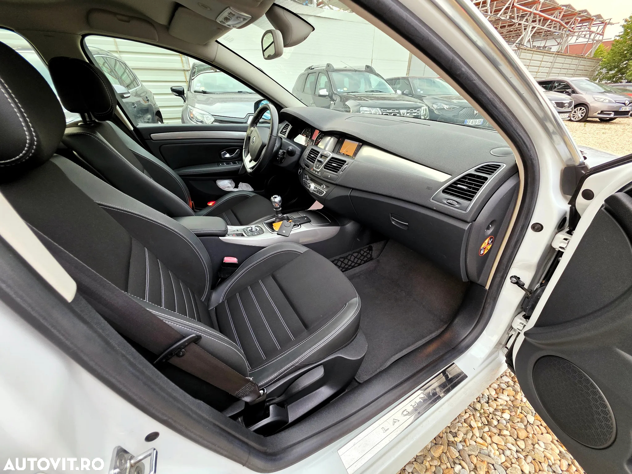 Renault Laguna dCi 110 FAP Bose Edition - 14