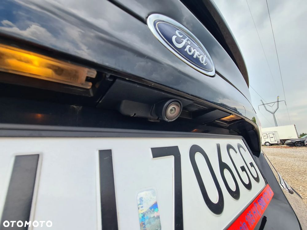 Ford Fusion - 17