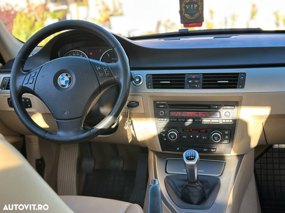 BMW Seria 3 318d - 31